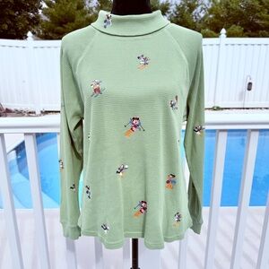 Disney Parks Mickey Mouse & Friends Holiday Homestead
Turtleneck Shirt Size XL
